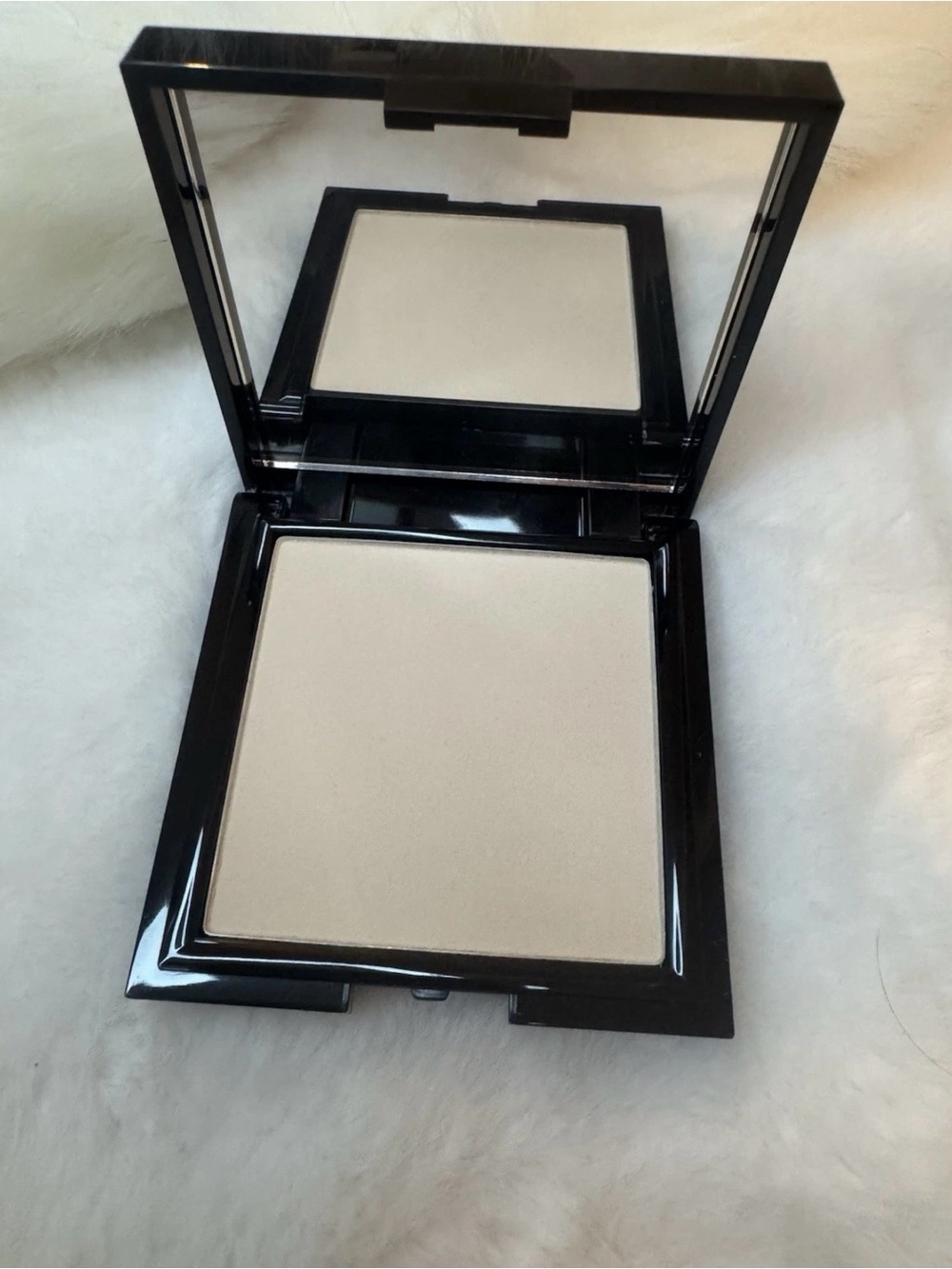 Polished Modern Men, Translucent Oil Control Powder Shade: Light 14g/.049oz New